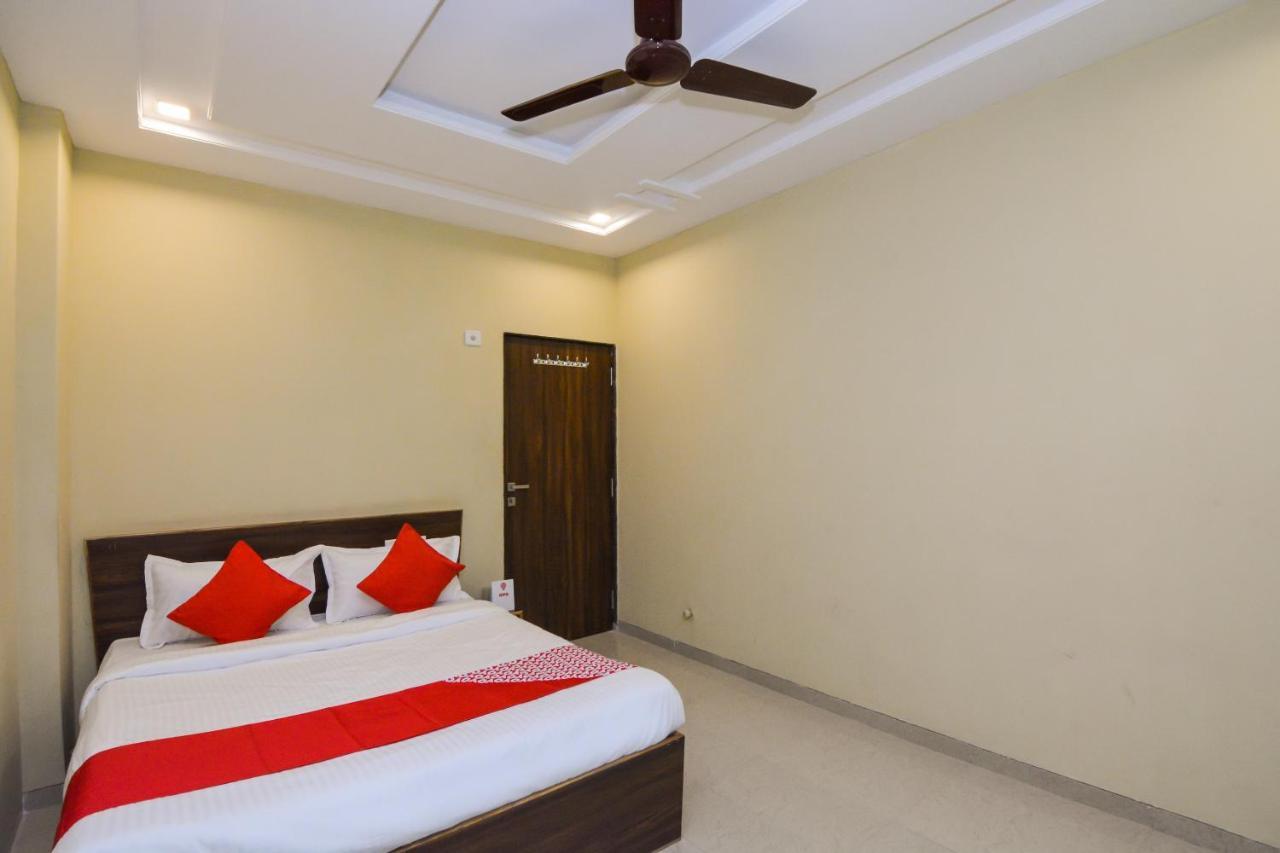 Sukrangu Palace Hotel Shirdi Bagian luar foto