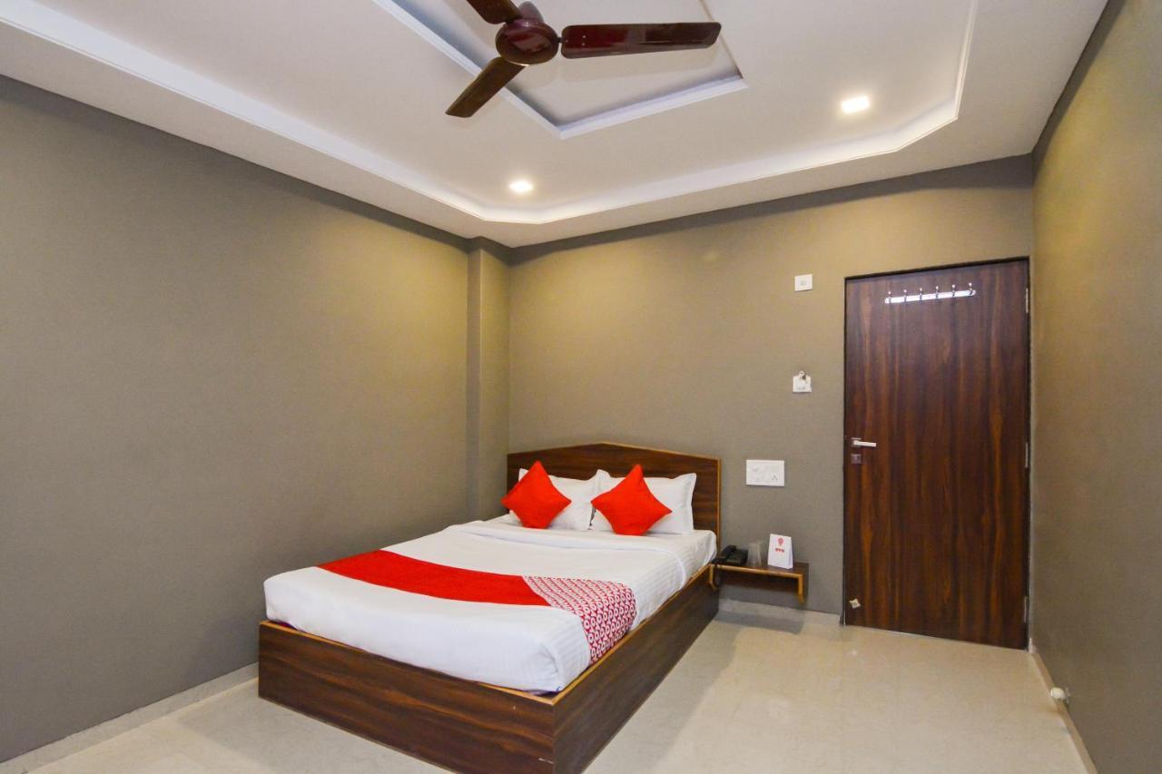 Sukrangu Palace Hotel Shirdi Bagian luar foto